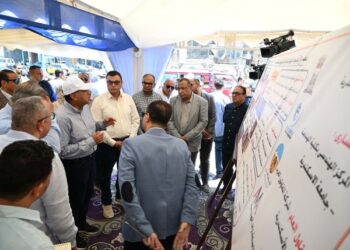 رئيس الوزراء يتفقد أعمال تطوير واجهات العقارات على طريق كورنيش الإسكندرية