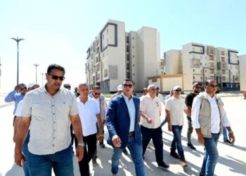 وزير الإسكان يتفقد مشروع “سكن لكل المصريين” و”كوبري C3″ بالعلمين الجديدة