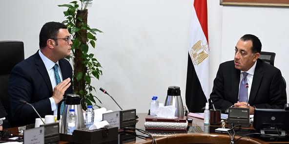 رئيس الوزراء يتابع مع وزير الإسكان موقف "سكن لكل المصريين"