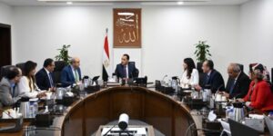 رئيس الوزراء يتابع الموقف التنفيذي لمشروع "مبنى 4" بمطار القاهرة الدولي