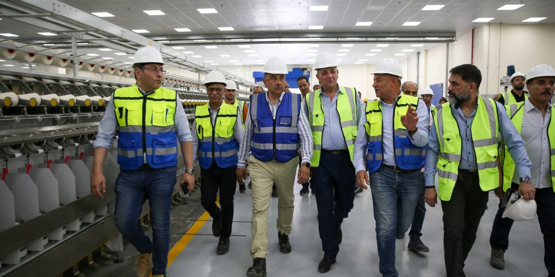 وزير قطاع الأعمال العام يتابع تشغيل مصانع المرحلة الأولى ب”غزل المحلة” وتقدم الأعمال في تنفيذ مشروعات المرحلة الثانية