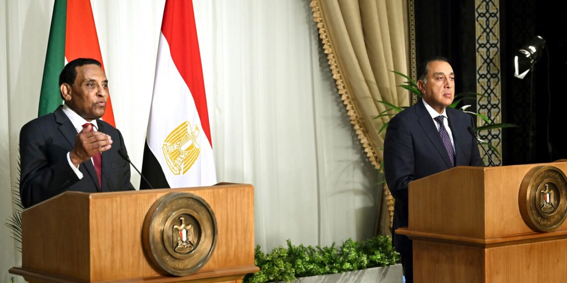 رئيس وزراء السودان: العهد مع مصر لن ينكسر.. والرؤية الثاقبة التي اتفقنا عليها سوف تكون رؤية كُلية لمصلحة بلدينا ولأجيال المستقبل