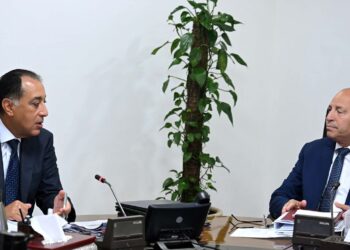 رئيس الوزراء يستعرض الفرص الاستثمارية ببعض الأراضي الفضاء على كورنيش النيل