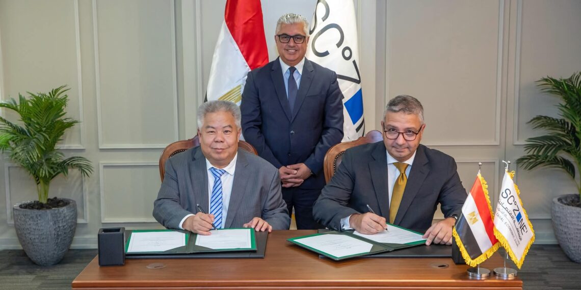 توقيع عقد مشروع “جيانغسو زيونج” الصينية لإنتاج الأرضيات وألواح الجدران بالمنطقة الصناعية بالسخنة