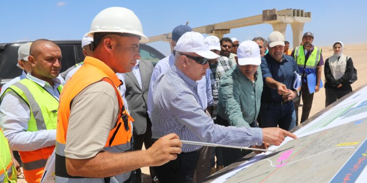 الوزير: الخط الاول من شبكة القطار الكهربائي السريع أحد المكونات الرئيسية للممر اللوجيستي السخنة /الإسكندرية