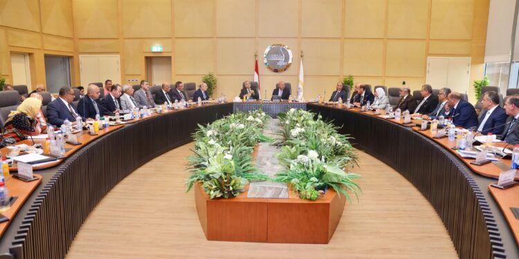 وزير  النقل يترأس أعمال الجمعية العمومية العادية لشركة قناة السويس لتنمية الموانئ البحرية