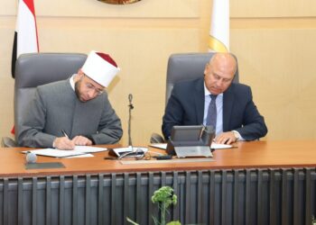 وزارتا النقل والأوقاف توقعان بروتوكول تعاون لتعزيز الوعي الثقافي والديني لدى المواطنين بأخلاقيات استخدام الطرق