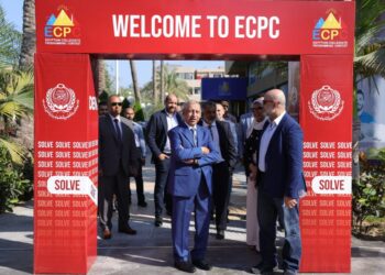 رئيس الأكاديمية العربية يتفقد المرحلة الختامية للمسابقة المصرية للبرمجة لشباب الجامعات