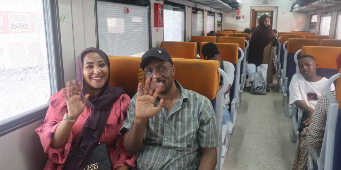 تسيير القطار السادس لتسهيل العودة الطوعية للأشقاء السودانيين