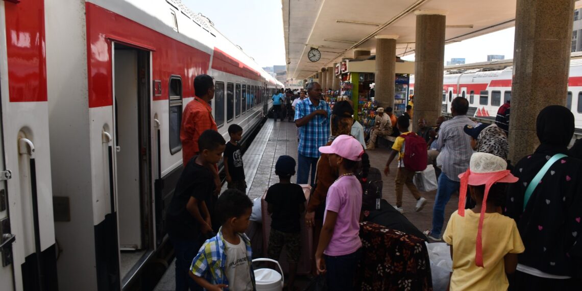 الهيئة القومية لسكك حديد مصر تسير القطار السابع لعودة الأشقاء السودانيين إلى وطنهم