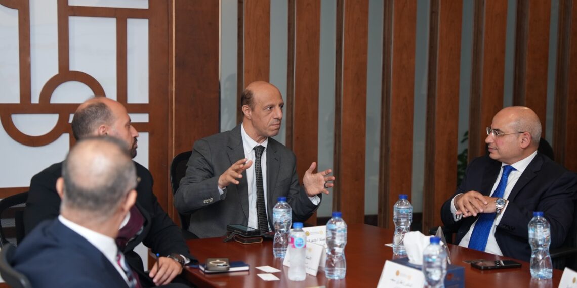 “الرقابة المالية” تبحث مع” اقتصادية قناة السويس” سبل استفادة الأخيرة من سوق الكربون الطوعي