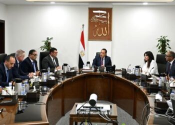 رئيس مجلس الوزراء: اعتماد مختلف المحافظات الساحلية على المياه المحلاة