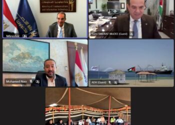 وزير الاتصالات ونظيره الأردني يشهدان عملية إنزال الكابل البحري “كورال بريدج”