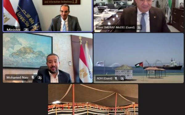 وزير الاتصالات ونظيره الأردني يشهدان عملية إنزال الكابل البحري “كورال بريدج”