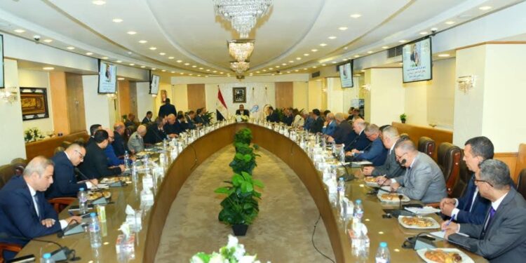 إطلاق مبادرات لتخفيض أسعار زيوت الطعام بالتعاون مع شركات القطاع الخاص