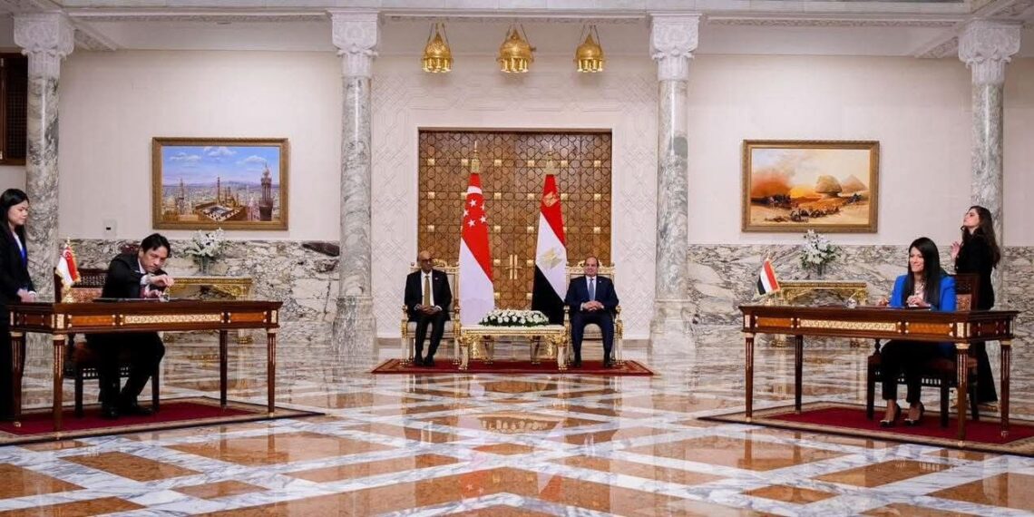 توقيع مذكرة تفاهم مع مؤسسة التعاون السنغافورية لتعزيز التعاون الاقتصادي في مجالات الطاقة المتجددة والموانئ والتعليم والتحول الرقمي