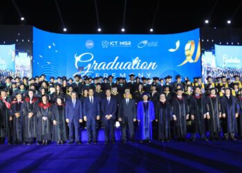 “ICT Misr” تهنئ طلاب الدفعة الأولى من جامعة مصر للمعلوماتية وتشارك في حفل تخرجهم بحضور رئيس الجمهورية السابق ووزير الاتصالات