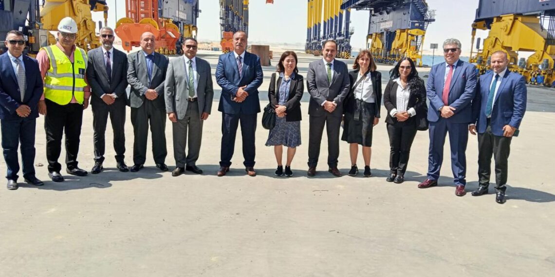 رئيس اقتصادية قناة السويس يناقش مع وفد البنك الأوروبي EBRD أوجه التعاون في المجالات ذات الاهتمام المشترك