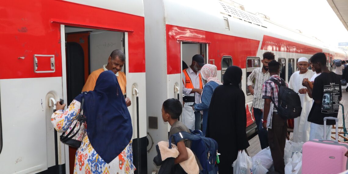 الهيئة القومية لسكك حديد مصر تُسيّر الرحلة الثامنة عشر لقطارات العودة الطوعية للأشقاء السودانيين إلى وطنهم