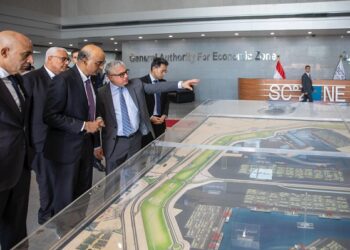 رئيس جمهورية سنغافورة يزور مقر الهيئة العامة للمنطقة الاقتصادية لقناة السويس