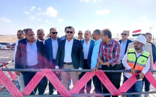 وزير الإسكان ،يتفقد، مشروع إنشاء محطة لتحلية مياه البحر ،مدينة العلمين الجديدة،سوق المال،المهندس شريف الشربينى وزير الإسكان،ترشيد استهلاك الطاقة ،عمليات التحلية