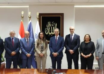 وزير الاتصالات يشهد مراسم توقيع تراخيص خدمات وإنترنت الأشياء