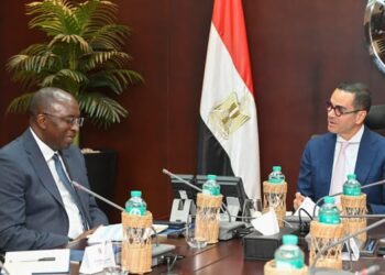 وزير الاستثمار مع وفد البنك الدولي والتمويل الدولية