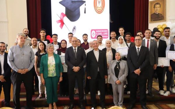 وزير العمل يفتتح ملتقى توظيف بمشاركة 33 شركة لتوفير فرص عمل للشباب