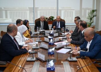 وزير النقل يعقد اجتماعاً موسعا مع وزير التعليم العالي