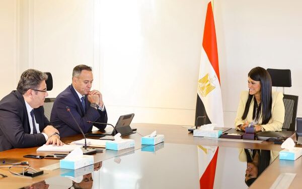 وزيرة التخطيط تستعرض تطور مسار الإصلاح الاقتصادي في مصر خلال لقاء وفد مؤسسة ستاندارد آند بورز الدولية للتصنيف الائتماني