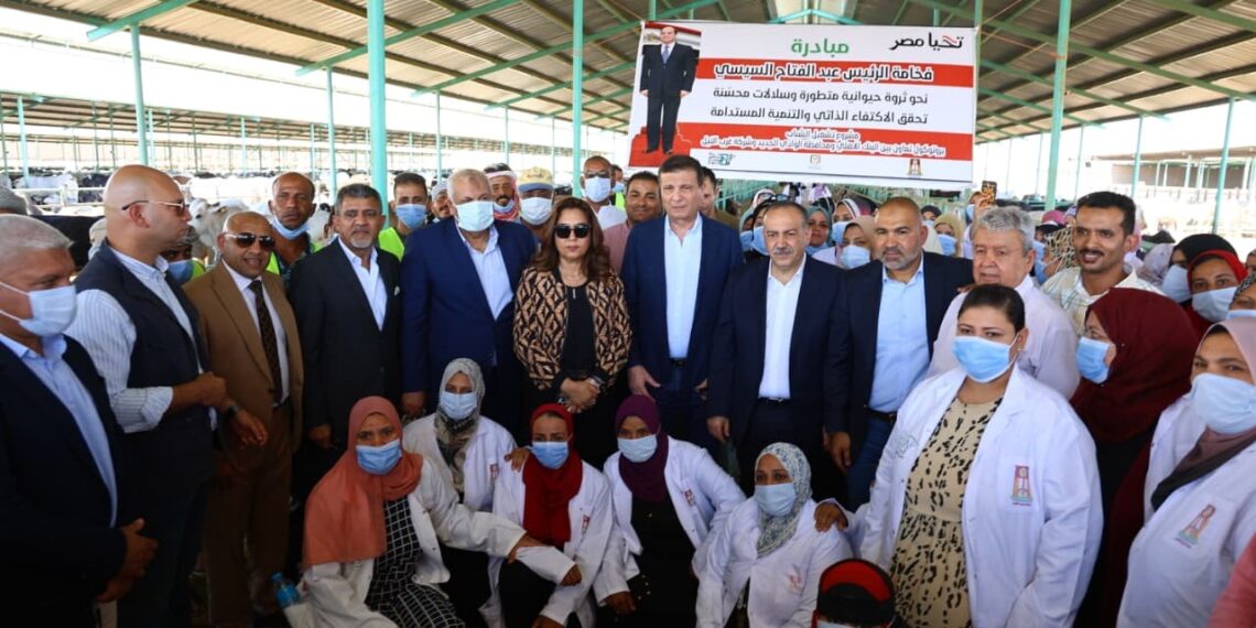 وزيرا التنمية المحلية والزراعة ،مشروع الإنتاج الحيواني ،مجمع تمور الوادي الجديد