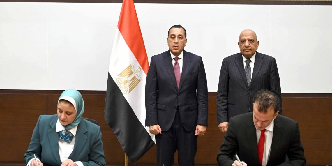 رئيس الوزراء يشهد مراسم توقيع اتفاقية تعاون بين الشركة المصرية لنقل الكهرباء وشركة “K&K” الإماراتية