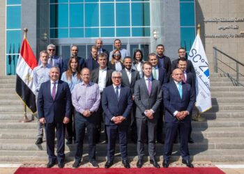 رئيس اقتصادية قناة السويس يبحث مع وفدًا من كبرى الشركات الهولندية فرص التعاون في مجالات البنية التحتية والطاقة