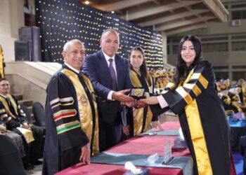 الأكاديميه العربية تحتفل بتخريج دفعة جديدة من كلية الصيدلة بالإسكندرية