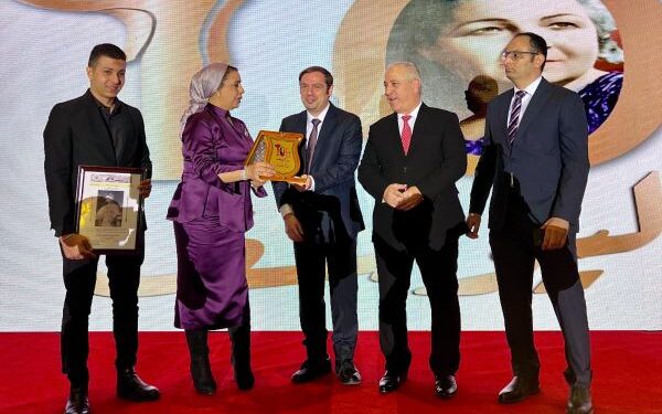 تكريم جوميا مصر والرئيس التنفيذي عبد اللطيف علما