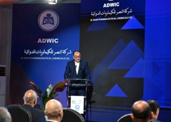 خلال فعالية افتتاح وتفقد أربعة مصانع مطورة لإنتاج المنتجات الدوائية المختلفة