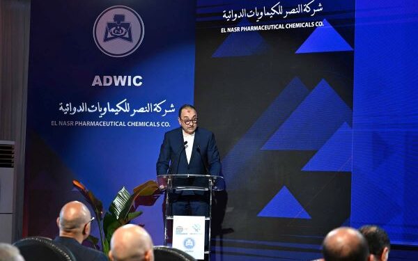 خلال فعالية افتتاح وتفقد أربعة مصانع مطورة لإنتاج المنتجات الدوائية المختلفة