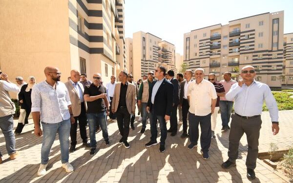وزير الإسكان يتفقد وحدات المبادرة الرئاسية سكن لكل المصريين