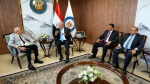 وزير البترول والثروة المعدنية يبحث مع المهندس نجيب ساويرس تعزيز الاستثمارات في قطاع التعدين والتنقيب عن الذهب