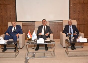 وزير التموين يبحث مع رئيس الاتحاد العام للغرف التجارية آليات ضبط الأسواق وتوافر السلع