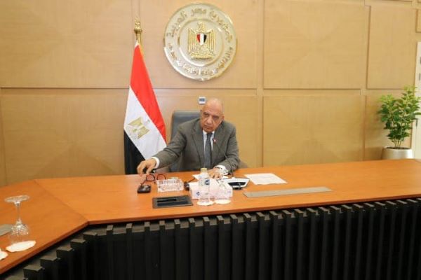 الدكتور محمود عصمت وزير الكهرباء والطاقة المتجددة