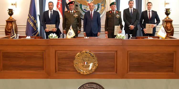 الأكاديمية العسكرية المصرية توقع بروتوكول تعاون مع وزارة الإتصالات وصندوق تحيا مصر 