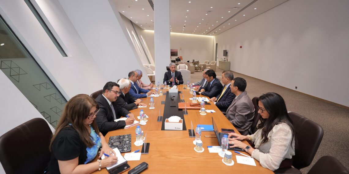 وزير السياحة والآثار يبحث مقترحات تطوير المتحف المصري بالتحرير