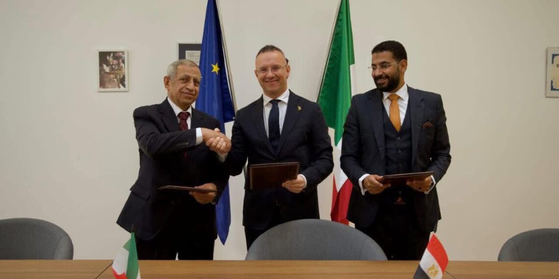 “الأكاديمية العربية” توقع اتفاقية تعاون مع “أكاديمية فلايون آيرو الإيطالية” وشركة “سافيس لخدمات الطيران”