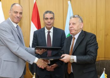 “الهيئة القومية للبريد” و”الأكاديمية الدولية للهندسة وعلوم الإعلام” يوقعان بروتوكول تعاون.. لتقديم الخدمات البريدية والمالية داخل الأكاديمية