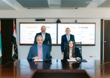 e& busines تدعم التحول الرقمي لصيدليات العزبي