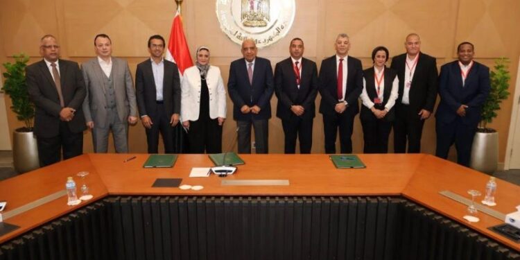 إنفنيتي باور ومنصة الطاقة توقّعان اتفاقيات تكميلية مع وزارة الكهرباء