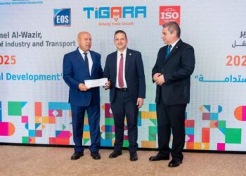 الفريق كامل الوزير يكرم المهندس رامى غالى