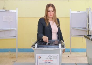 رئيس البريد تُدلي بصوتها في انتخابات مجلس النواب ٢٠٢٥