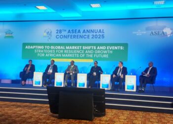 رئيس البورصة المصرية، في جلسة حوارية